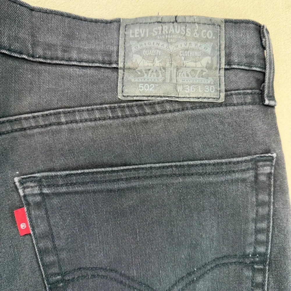 Levi's 502 Jeans Mens 36x30 Straight Leg Black Denim Pants